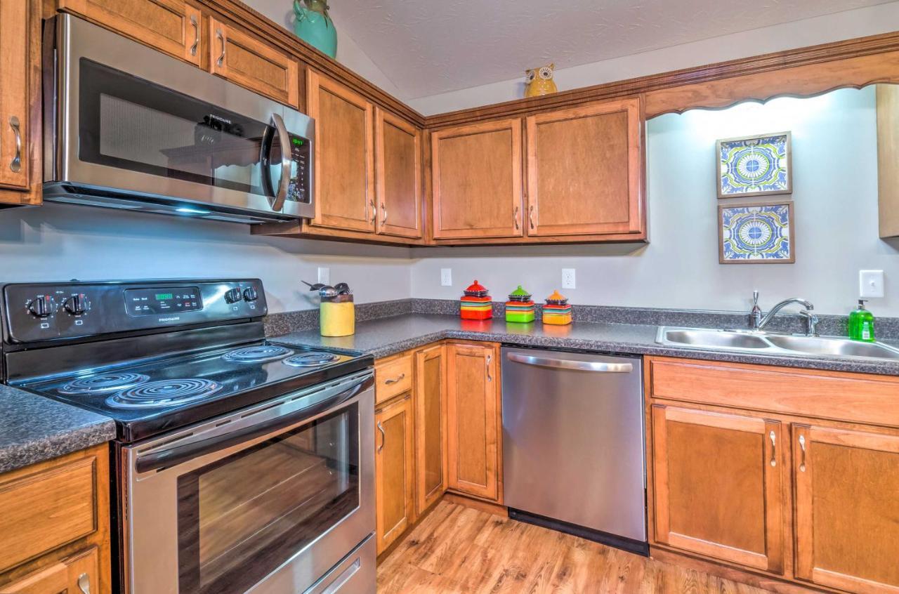 Pet-Friendly Brownsville Retreat With Porch! Sloans Crossing Екстер'єр фото
